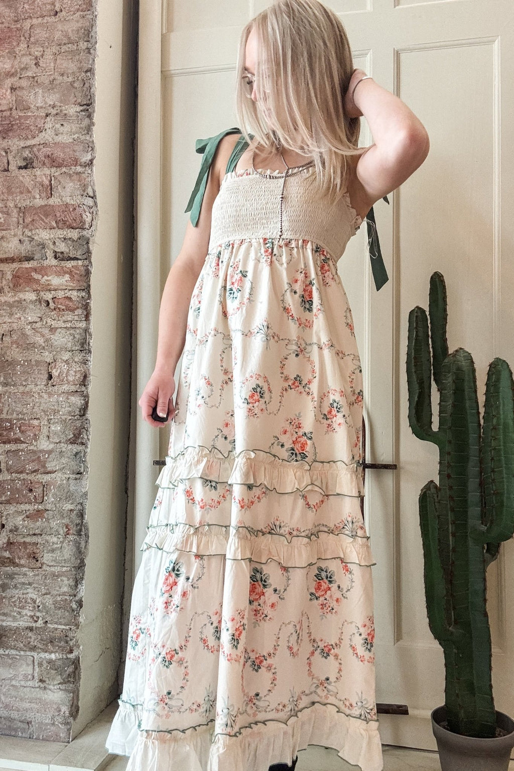 Floral Smocked Tiered Maxi Dress Ivory / M