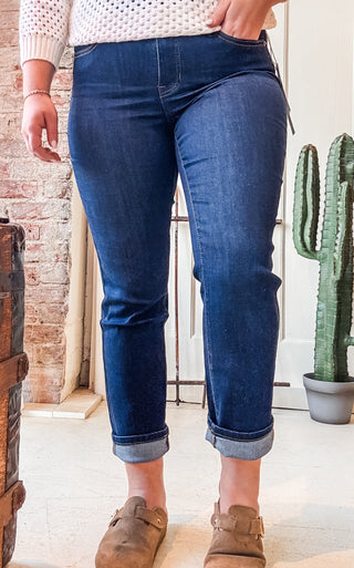 Sophia Curvy Straight Ankle Jeans