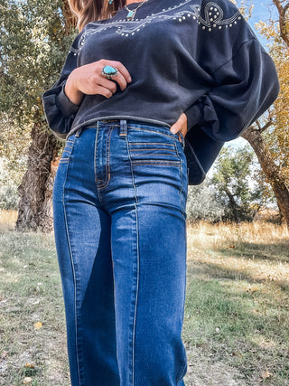 Front Seam Relaxed Flare Jean