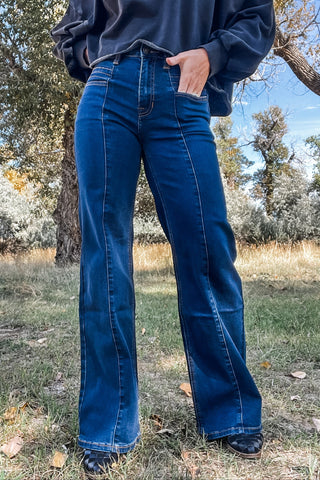 Front Seam Relaxed Flare Jean