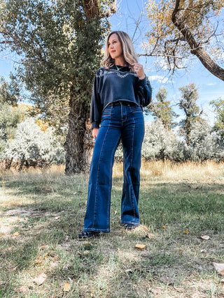 Front Seam Relaxed Flare Jean