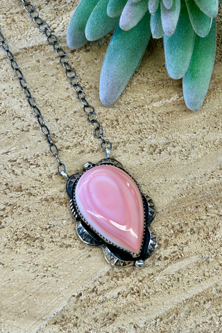 Teardrop Pink Conch Necklace