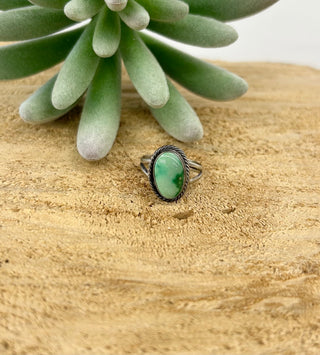 Round Rope Border Green Ring 7.5