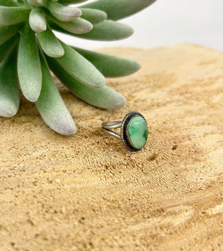 Round Rope Border Green Ring 7.5