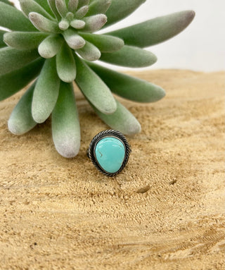 Small Teardrop Turquoise Rope Border Ring 8